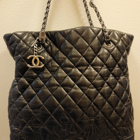 Chanel Tote Bag Quilted Paris Moscow Red Square Kremlin Shopper Black